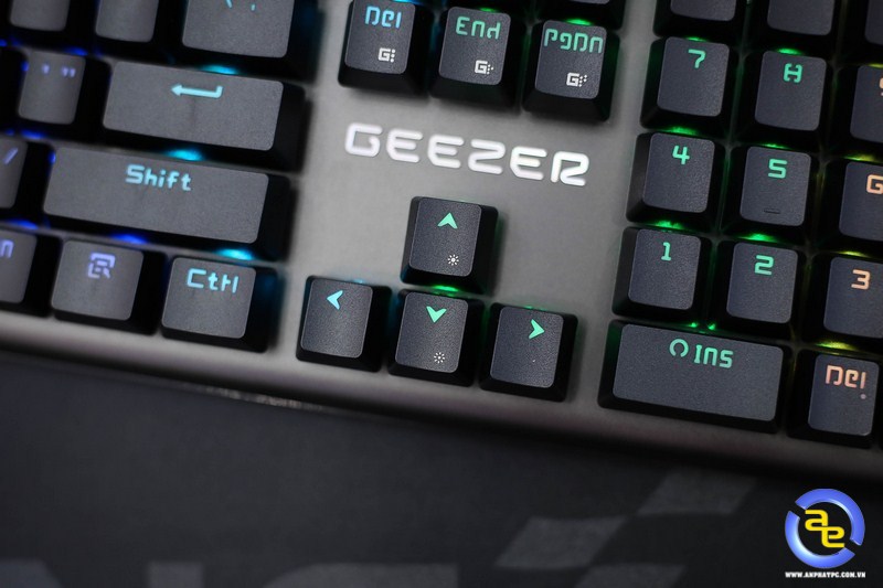 ph&iacute;m chỉnh cường độ s&aacute;ng Geezer GS2 RGB