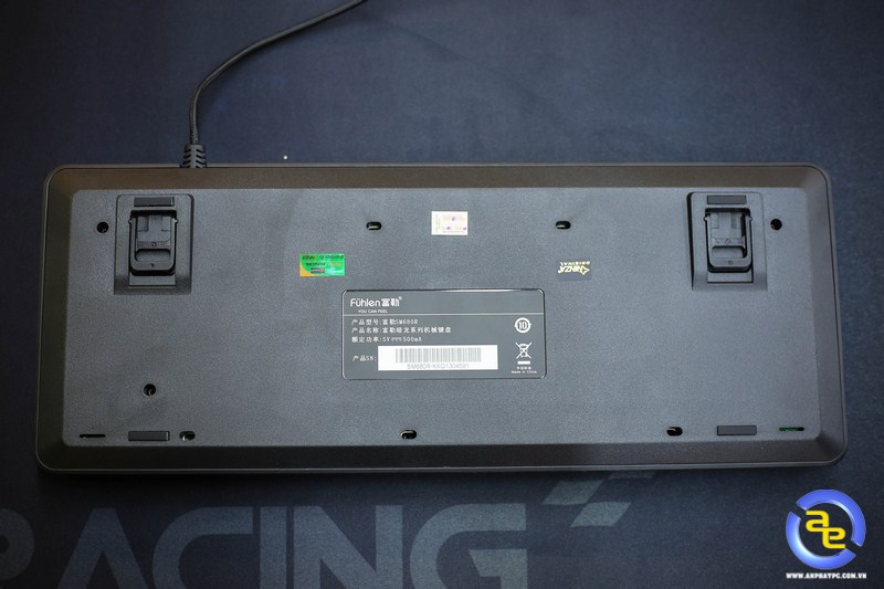 Mặt sau Fuhlen SM680R