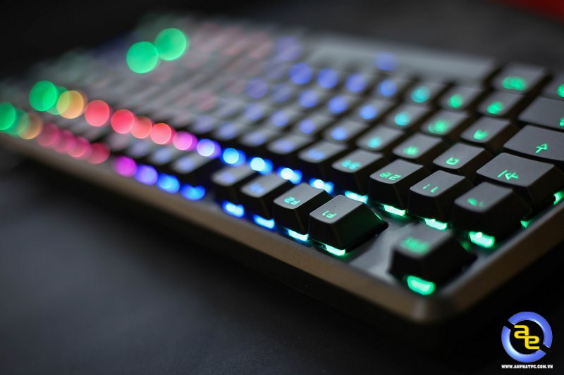 Fuhlen SM680R RGB với hiệu ứng rainbow tuyệt đẹp