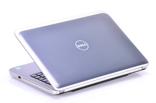 Laptop Dell Lớp vỏ ngoài và vùng đệm kê tay còn được phủ lớp Laptop Dell Lớp vỏ ngoài và vùng đệm kê tay còn được phủ lớp