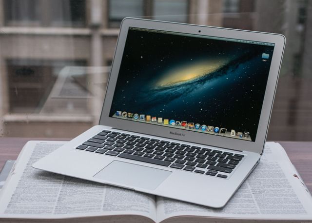 Apple MacBook Air 13' Apple MacBook Air 13'