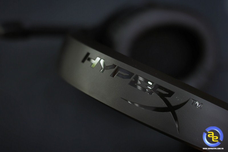 HyperX Cloud Stinger với đệm đầu cũng được bọc da PU