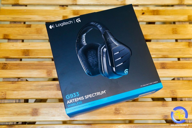 Logitech G933