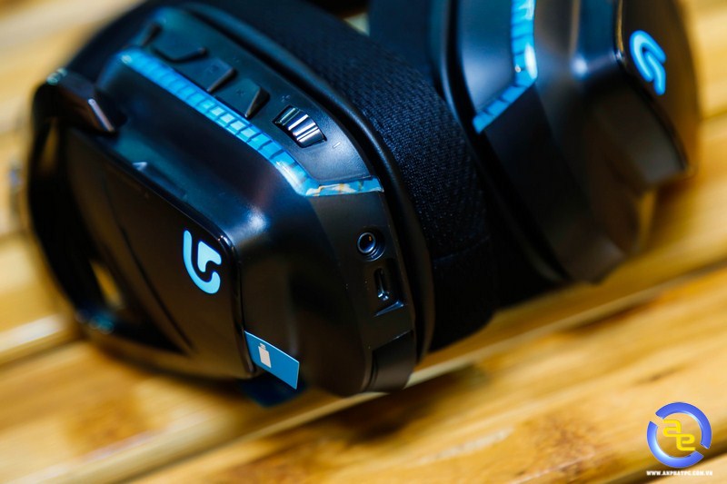 Logitech G933