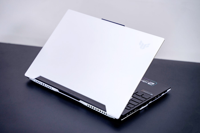 2207 tuf hay rog laptop gaming phu hop 10