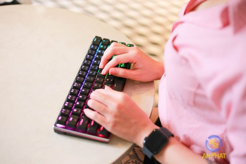 Bàn Phím Cơ Cooler Master TKL RGB SK622 Bluetooth - ANPHATPC.COM.VN
