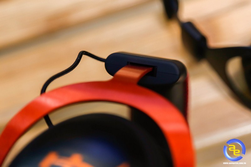 khớp động trên HyperX Cloud 2
