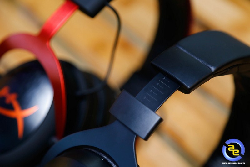 Gọng tai Corsair HS60