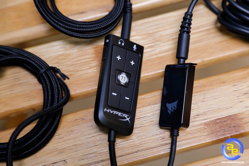 Sound card Corsair HS60 và HyperX Cloud 2