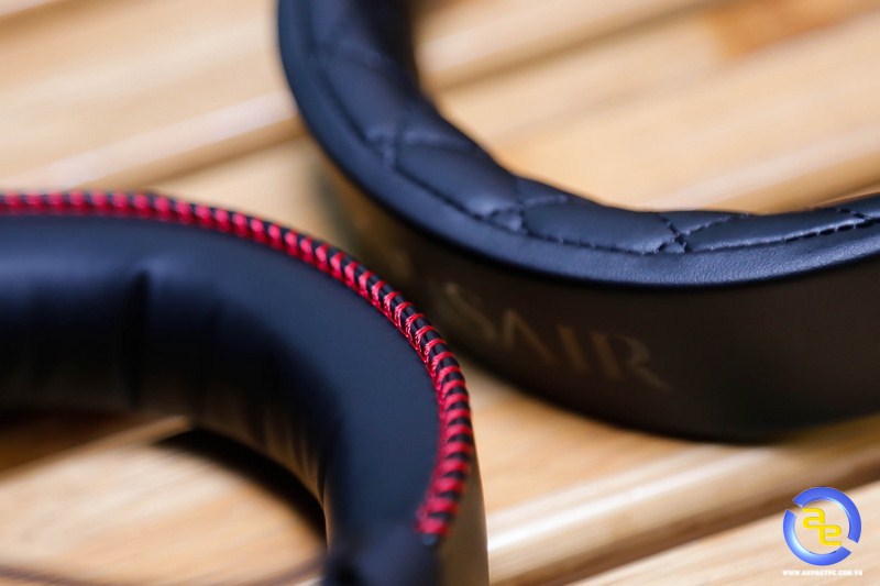 đệm đầu Corsair HS60 và HyperX Cloud 2