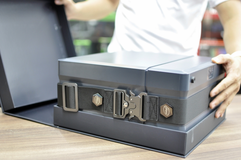 Đập hộp NUC 9 Extreme 9i9 KIT - PC bé như quyển sách nhưng cấu hình siêu khủng: Chip core i9, hỗ trợ VGA RTX 3080! - Ảnh 2. Đập hộp NUC 9 Extreme 9i9 KIT - PC bé như quyển sách nhưng cấu hình siêu khủng: Chip core i9, hỗ trợ VGA RTX 3080! - Ảnh 2.