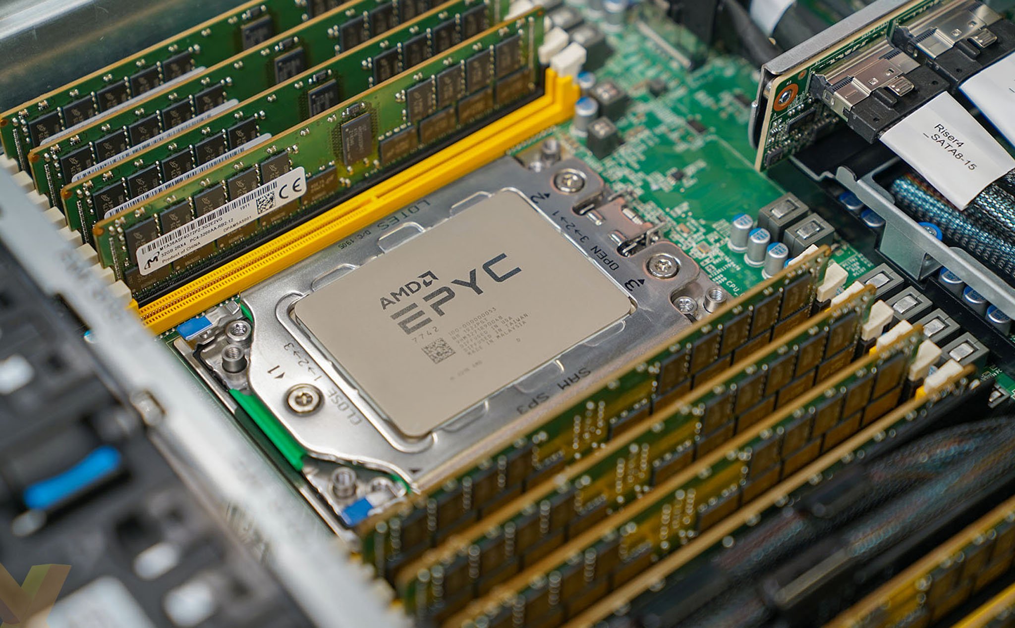 Самый мощный xeon. AMD EPYC 7742. Процессоры AMD EPYC. Процессор AMD EPYC 7543. Процессор AMD EPYC 7402p.