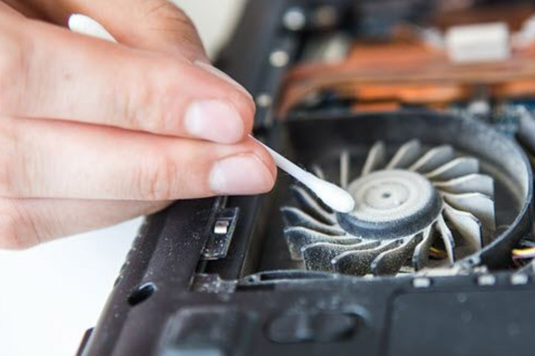 2912 ve sinh quat tan nhiet laptop didongviet